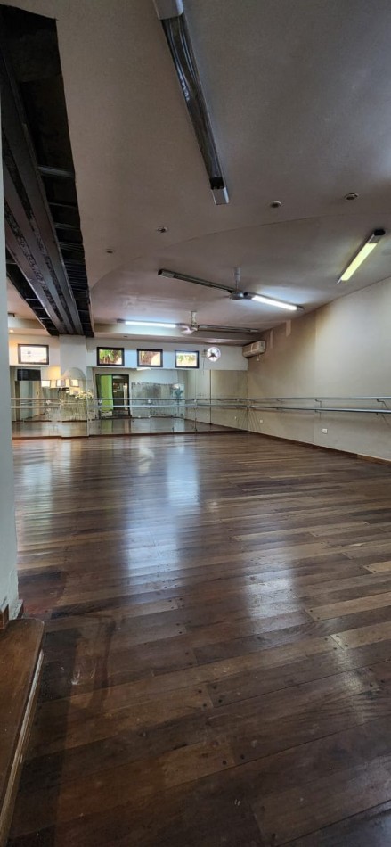 Local en Alquiler Colon 1220 Ex Salon de Danzas